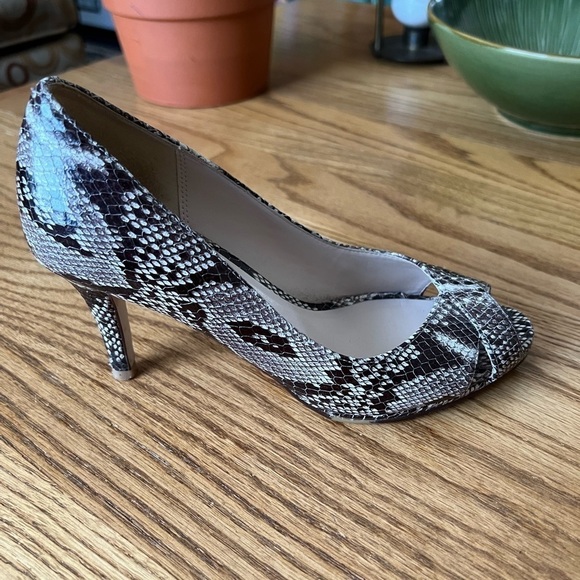 Cole Haan Shoes Women's 5 Roccia Skin  Faux Jacinda Toe Heels - Picture 5 of 8